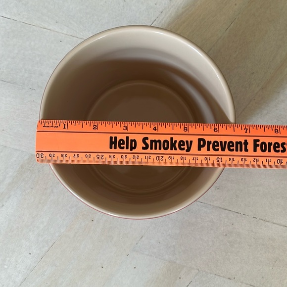 Le Creuset 2.3L Large Untensil Crock Cerise Red NWT - Picture 4 of 6